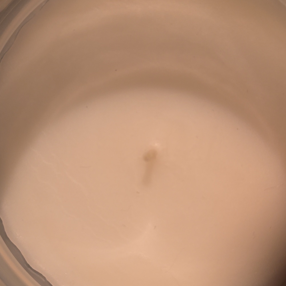 ♥️BUY 2 GET 1 FREE Voluspa Floral Milk Rose Glass Candle, Milk Rose, 45.00 USD - Picture 14 of 16